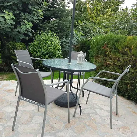 Self -contained Part Of A House With Garden 瓦爾納