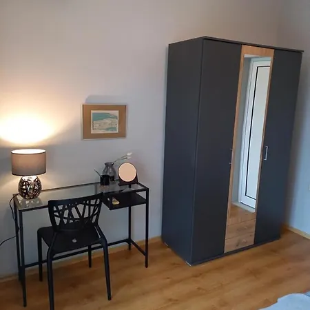 Self -contained Part Of A House With Garden Lejlighed *