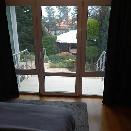 Apartament Self -contained Part Of A House With Garden *