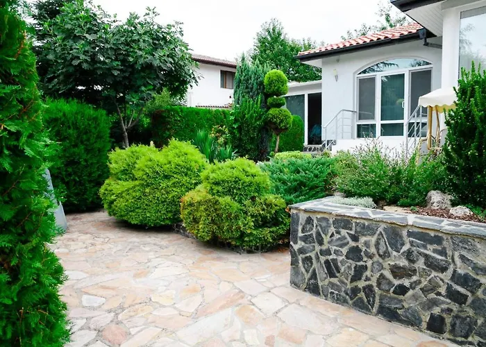 Self -contained Part Of A House With Garden *