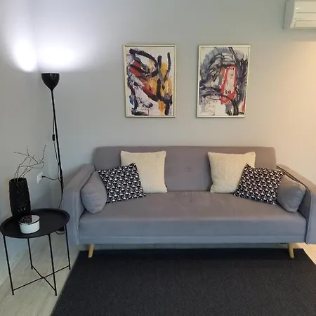 Appartement Self -contained Part Of A House With Garden Varna