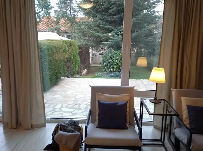 Self -contained Part Of A House With Garden * Varna