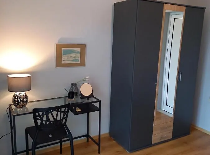 Self -contained Part Of A House With Garden Appartamento *